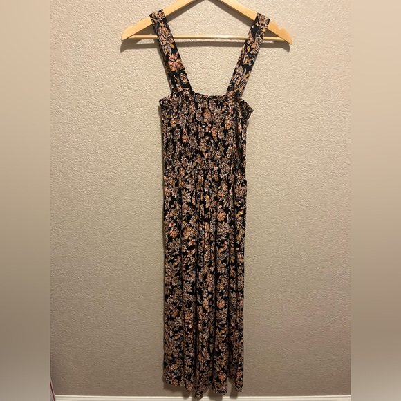 Evereve Maren Smocked Jumpsuit Wide Leg Black Floral - Picture 1 of 8